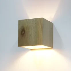 ALPINALUZ Applique Murale en Bois Design en Cube, Lumière Haut/Bas, Douille E27