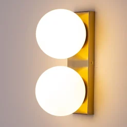 ALPINALUZ Applique Murale Double Sphère en Verre Opale et Base Rectangulaire en Laiton, E27