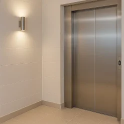 ALPINALUZ Applique Murale Nickel Lumière Double Haut/Bas, 2 Douilles GU10, Métallique, Ampoules Non Incluses