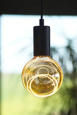 Ampoule LED décorative E27 400lm blanc chaud 8W Segula