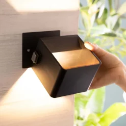 Applique LED magnétique d'extérieur à détecteur de mouvement rechargeable Iseo noir IP44 300lm 4W Brilliant