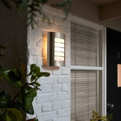 Applique murale à détection Grandy E27 40W IP44 GoodHome gris chrome