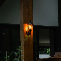 Applique murale d'extérieur classique noire IP44 - New Haven