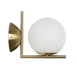 Applique Murale ESFERA avec Globe en Verre Opale E27 G45 Diffuseur en Verre Soufflé et Structure en Acier Doré.