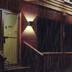 Applique Murale LED Noire Moderne pour Intérieur et Extérieur - Éclairage Pratique et Étanche