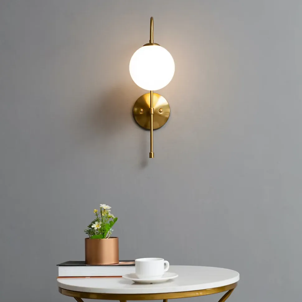 Applique vintage métal doré et verre blanc - Oriol