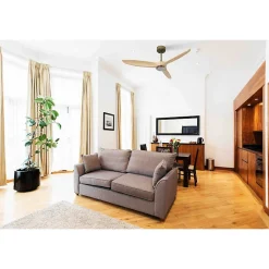 Bolt, Ventilateur déstratificateur d'air, pales bois clair 132Cm, moteur laiton, 100 % efficace hiver/été avec lampe.