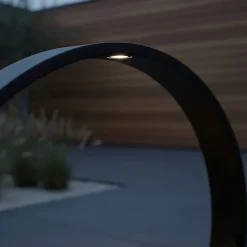 Borne extérieur JEREL en aluminium avec LED intégré - Noir - Lucide