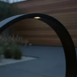 Borne extérieur JEREL en aluminium avec LED intégré - Noir - Lucide