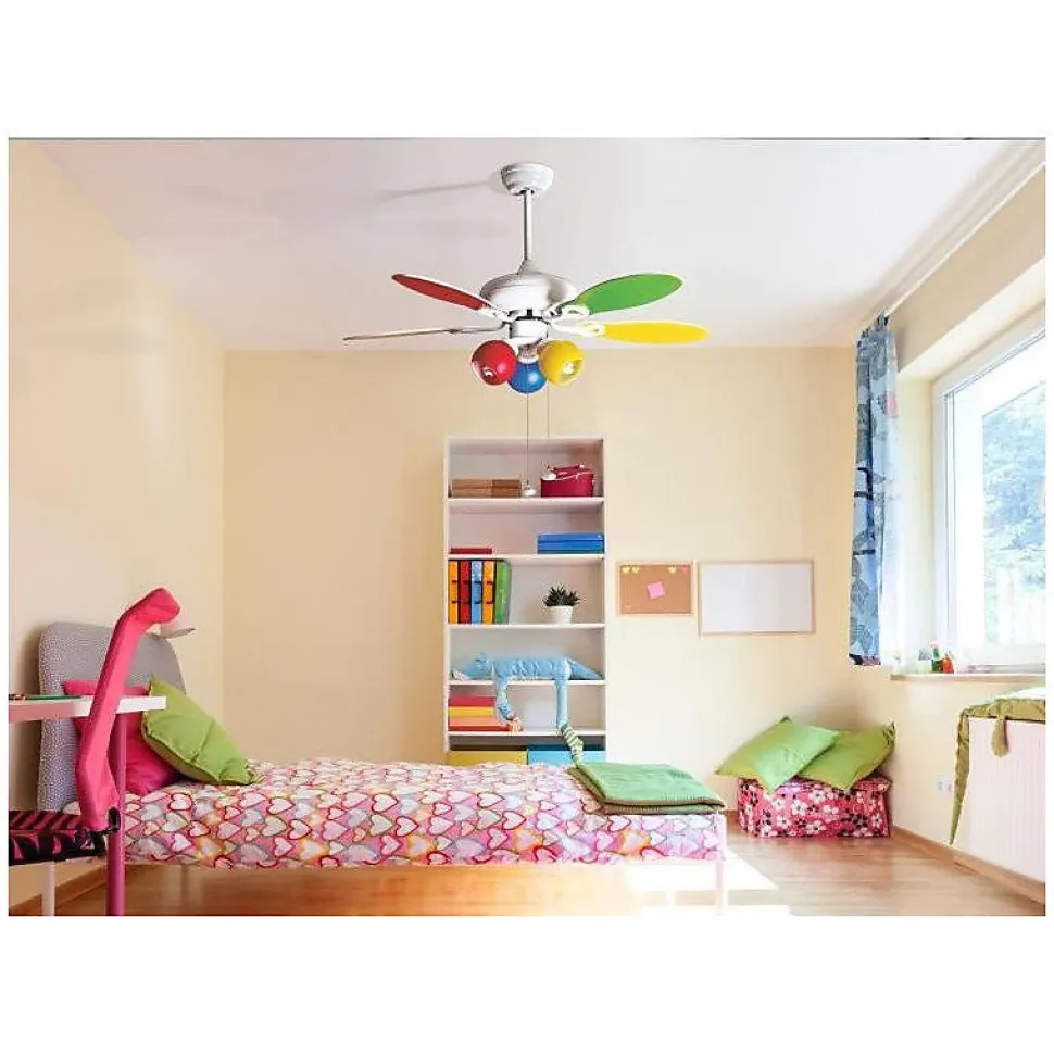 Colore de Purline By KlassFan un ventilateur de plafond avec point lumineux réversible pales bi faces blanches ou multicolore.