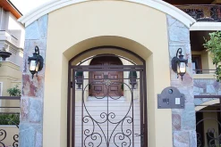 Elstead Philadelphia - Petite lanterne murale extérieure à 1 lumière, bronze vieilli IP44, E27