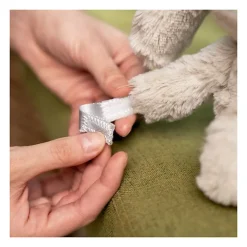 INGENUITY Veilleuse bébé, Doudou lapin, peluche Sylvie, réponds au pleurs de bébé, musicale, lumineuse, bruits blanc, et at