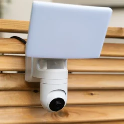 KOZii - Projecteur mural connecté avec caméra intégrée KOZII Détecteur de mouvement 2200 lumens Blanc froid - KPRCAM2000