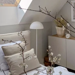 Lampadaire d'extérieur blanc rechargeable à intensité variable 3 niveaux - Keira