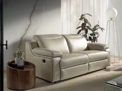 Lampadaire en acier doré avec abat-jour en verre blanc élégant