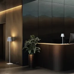 Lampadaire Poldina Gris Foncé 230V avec prise Lampadaire 28x150cm Design Moderne en Aluminium