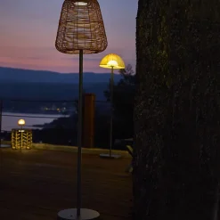 Lampadaire solaire TALL BOHEME en polyrotin H160cm