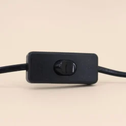 Lampe à poser design forme triangle