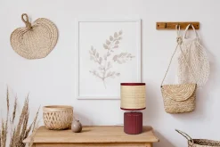 Lampe à poser en rotin et céramique rouge H.28,5 cm E14 40W Seynave Shani