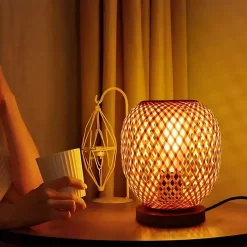 Lampe à poser QUITO en bambou avec socle en bois
