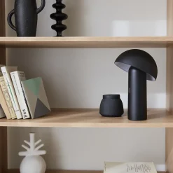 Lampe à poser sans fil nomade à tête orientable noire H 28cm. intérieur / extérieur