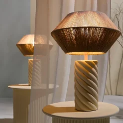 Lampe à poser Twist Maison Paloma – avec pied céramique jaune pâle et abat-jour tissé