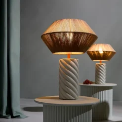 Lampe à poser Twist Maison Paloma – avec pied céramique vert pâle et abat-jour tissé