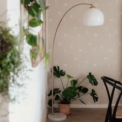 Lampe d'arche intelligente en laiton avec abat-jour blanc incl. Wifi A60 - Arc Basic