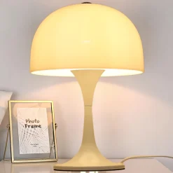Lampe de table moderne MEDUSA avec 3 lumières, abatjour en blanc et base blanche, idéale pour chambre, salon et bureau