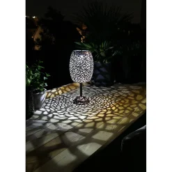 Lampe de table solaire rétro en métal ajouré- Hauteur 35cm- Diamètre 15,5cm- 1 LED blanche- 10 Lumens- Eclairage extérieur Jardin