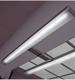 Lampe murale LED multi crochets pour miroir de salle de bain - Lumière blanche froide (5700K) - 50cm - Atenea Model