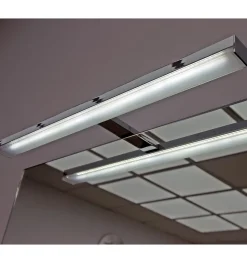 Lampe murale LED multi crochets pour miroir de salle de bain - Lumière blanche froide (5700K) - 50cm - Atenea Model