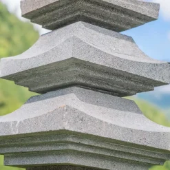 Lanterne japonaise pagode en pierre de lave 90 cm