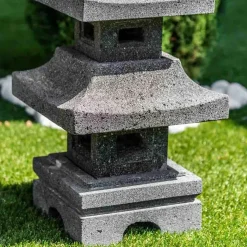 Lanterne japonaise pagode en pierre de lave de 80 cm