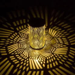 Lanterne solaire d'extérieur à LED intégrée métal jaune IP44 0.06W