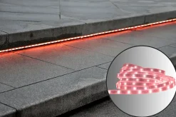 Le LED 'Stripe' outdoor 1000 cm, 36 watts, blanc chaud, avec changement de couleur, dimmable, télécommande et accessoires inclus