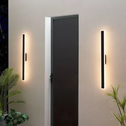 Longue applique noire 103 cm en aluminium IP54 - Mattea