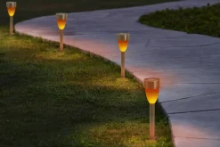 Lot de 6 lampes solaires d'extérieur à LED avec piquet de terre en métal couleur inox et plastique, avec LED intégrée