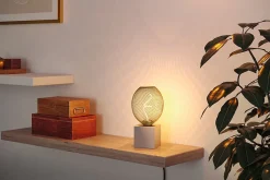 Metallic Glow Standard 230 V Globe LED 180lm 4W 1800K gradable Laiton