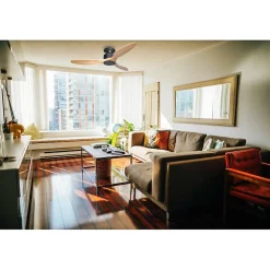 Modulo Low Profile Regular - un ventilateur pour plafond bas , DC 132 cm Noir pales bois clair sans Lumière 20 à 40 m²