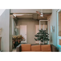 Modulo Regular Exterior - un ventilateur pour extérieur IP44, DC 132 cm Blanc pales abs marron Lumière dimmable 20 à 35 m²