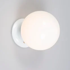 Plafonnier rétro en verre opale blanc - Scoop