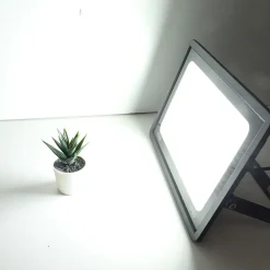 Projecteur LED Extérieur 150W Lumière Froide 6000K 15750lm IP65 Angle 120 Support Réglable Aluminium