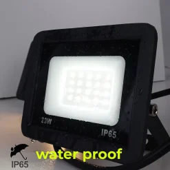 Projecteur LED Extérieur 20W IP65 Étanche 2100Lm 6000K Blanc Froid Idéal pour Maison Garage Patio Terrasse et Jardin