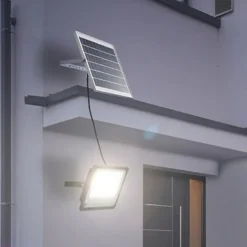 Projecteur Solaire LED 8W IP65 (Panneau Solaire + Télécommande Inclus) - Blanc Froid 6000K - 8000K - SILAMP