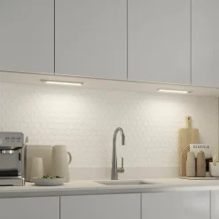 Réglette sous meuble à détection Menezes LED intégrée blanc neutre IP20 330lm 6.5W L.28,5xl.4,2xH.1cm chrome GoodHome