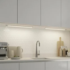 Réglette sous meuble à détection Menezes LED intégrée blanc neutre IP20 570lm 10W L.58,5xl.4,2xH.1cm chrome GoodHome