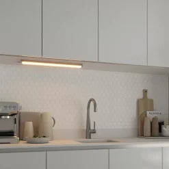 Réglette sous meuble Idonie LED intégrée blanc neutre IP20 1100lm dimmable 9W l.55,9xL.2,5xH.6,2cm métal et plastique chrome GoodHome