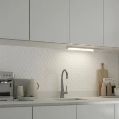 Réglette sous meuble Mokoli LED intégrée IP20 USB 800lm 10W L.54xl.8xH.4cm blanc GoodHome