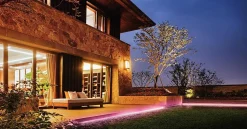 Ruban à LED Monster 5M intérieur extérieur Multicolore avec Adaptateur Secteur Clips de Montage et télécommande